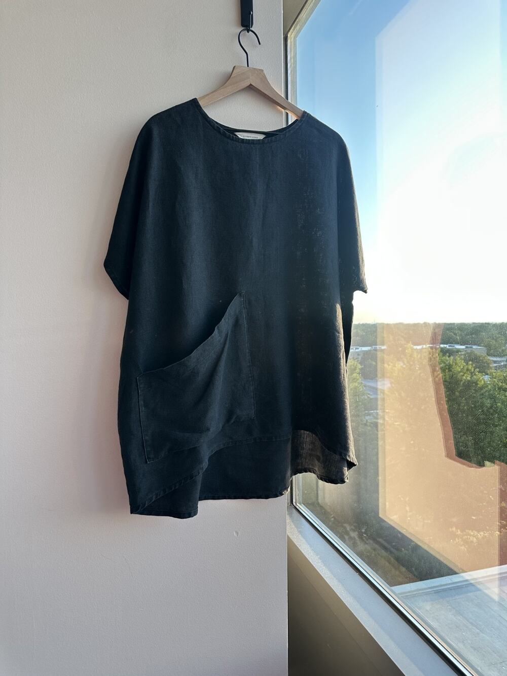 Elizabeth Suzann Black Short Sleeve Harper Tunic 100% Linen One Size Lagenlook